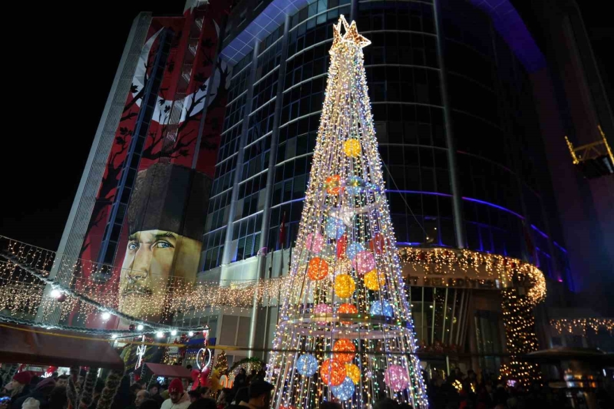 Kocaeli 2026’ya Coşkuyla Girdi: Sokaklar Işıltı Ve Neşeyle Doldu