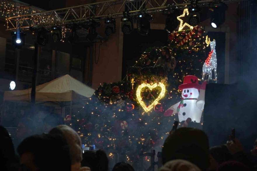 Kocaeli 2026’ya Coşkuyla Girdi: Sokaklar Işıltı Ve Neşeyle Doldu