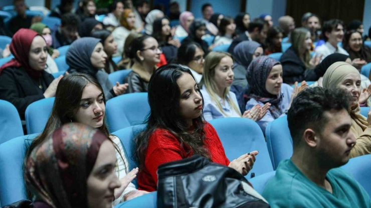 Fikirler Üretime, Emekler Başarıya Dönüştü: Dijital Kampüs’te Yetişen 235 Genç Sertifikalarını Aldı