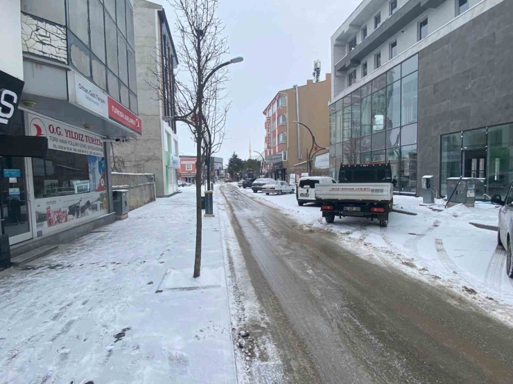 Kulu’da Mevsimin İlk Kar Yağışı Etkili Oldu