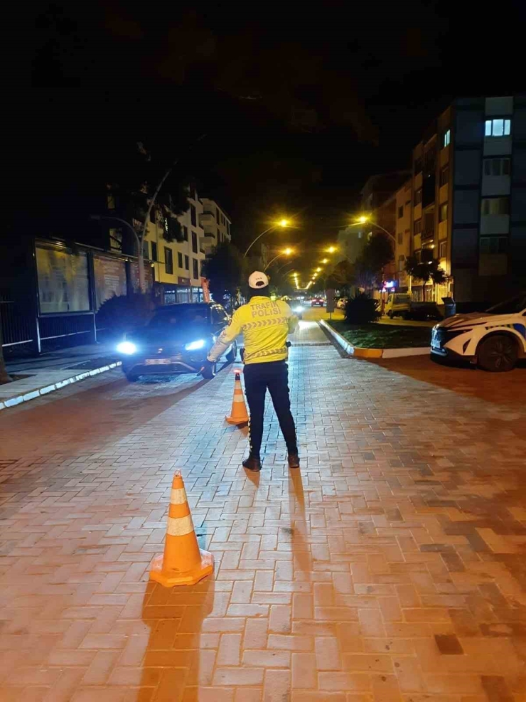 Manisa’da Yılbaşı Denetiminde Aranan 14 Şahıs Yakalandı