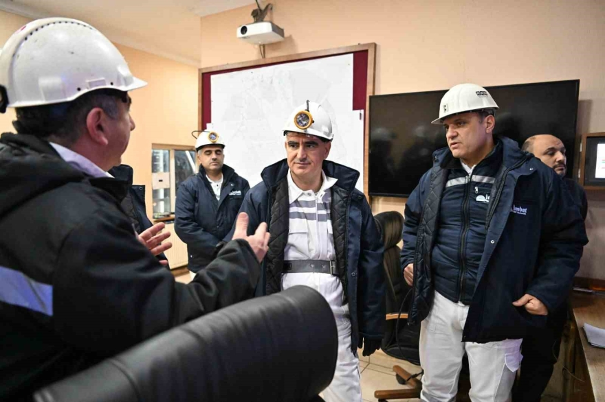 Vali Özkan, Yeni Yılı Madencilerle Birlikte Karşıladı