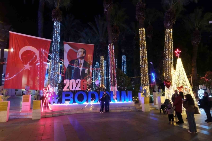 Meydanın Işıltısı Fotoğraf Karelerine Yansıdı