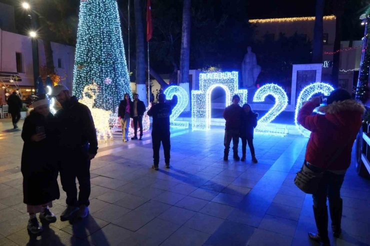 Meydanın Işıltısı Fotoğraf Karelerine Yansıdı