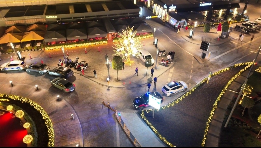 Sarıyer’de Emniyet Ekiplerinden Yılbaşı Denetimi: Aranması Bulunan 6 Kişi Yakalandı