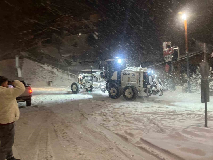 Trabzon’da Karla Mücadele Ekipleri İş Başında