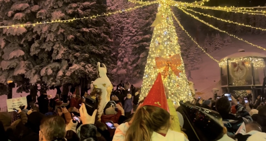 Uludağ’da 2026’ya Coşkulu Merhaba: Gökyüzü Havai Fişeklerle Aydınlandı