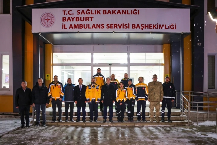 Vali Eldivan’dan Sağlık Çalışanlarına Yeni Yıl Ziyareti