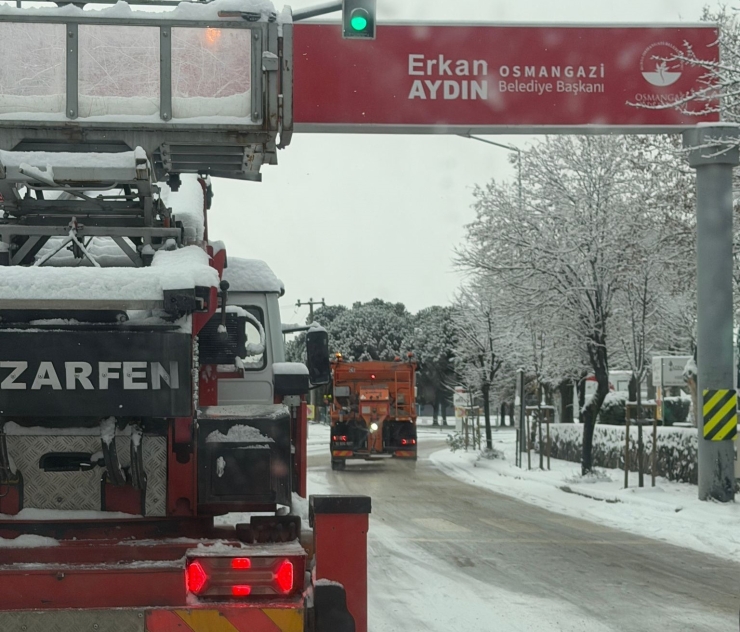 Osmangazi Belediyesi’nden Karla Mücadelede Kesintisiz Mesai