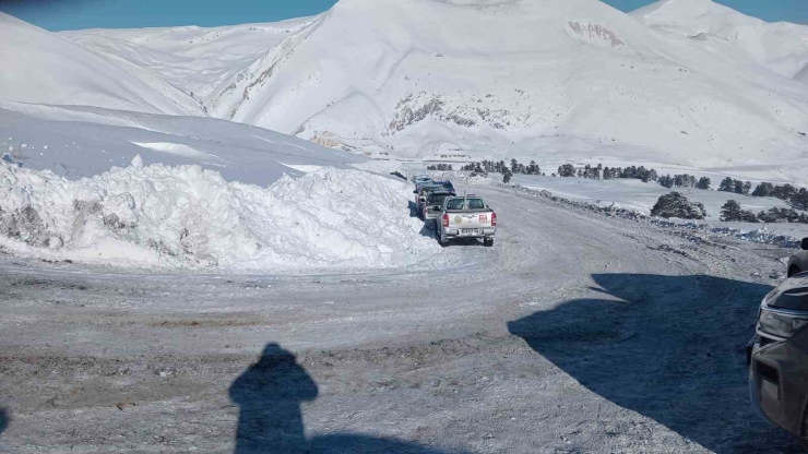 Artvin’de Çığ Faciasında Kayıp Çoban İçin Arama Çalışmaları Üçüncü Gününde Yeniden Başladı