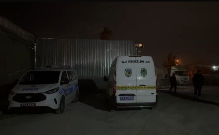 Burdur’da Pres Makinesine Sıkışan İşçi Yaralandı