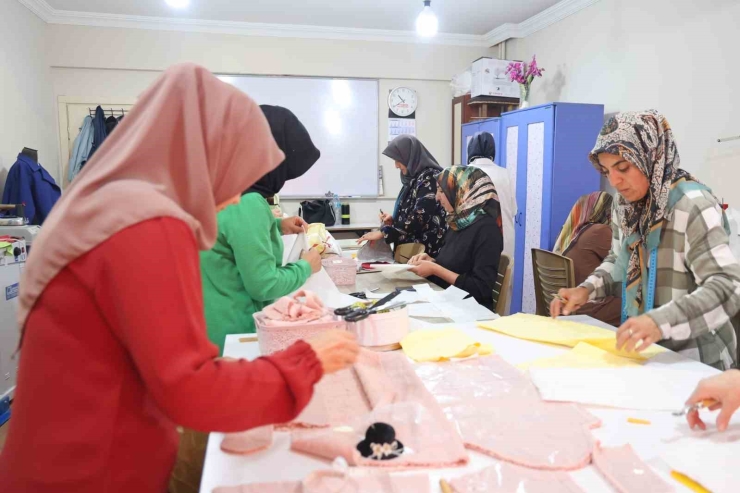 Elazığ’da 1 Yılda 31 Bin Kişiye Kurs Verildi