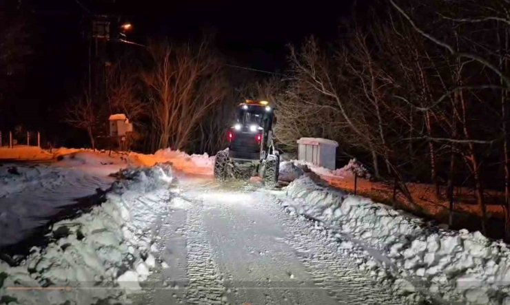 Elazığ’da Karla Mücadele Çalışmaları Sürüyor: 276 Köy Yolu Açıldı