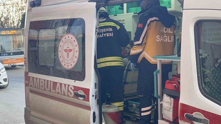 Kediler Isınsın Diye Kullanılan Elektrikli Isıtıcı Yangına Sebep Oldu