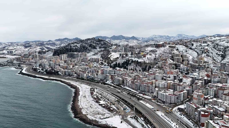 Giresun’da Kar Sonrası Kartpostallık Manzaralar Ortaya Çıktı