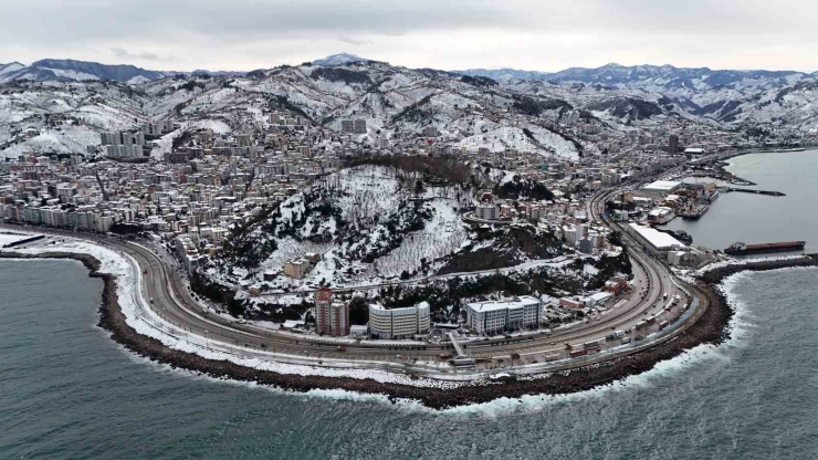 Giresun’da Kar Sonrası Kartpostallık Manzaralar Ortaya Çıktı