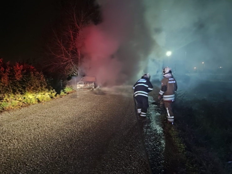 Dörtyol’da Yanan Otomobil Kullanılmaz Hale Geldi