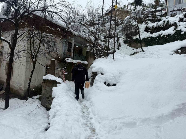 Karabük Belediyesi Kış Şartlarında Hizmetlerini Sürdürüyor