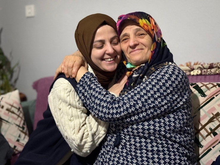 Kartepe’de "alo Evlat" Ekipleri Yaşlıları Yalnız Bırakmadı