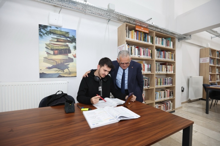 Büyükşehir Kütüphaneleri 2025 Yılında 2 Milyon Ziyaretçiyi Ağırladı