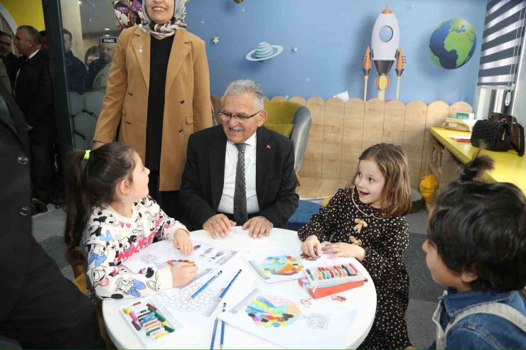 Büyükşehir Kütüphaneleri 2025 Yılında 2 Milyon Ziyaretçiyi Ağırladı