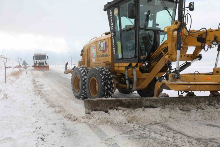 Başkan Çolakbayrakdar: "kar Yağışı Ve Don Tehlikesine Karşı 3 Vardiya 24 Saat Çalışıyoruz"