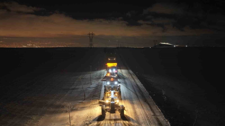Başkan Çolakbayrakdar: "kar Yağışı Ve Don Tehlikesine Karşı 3 Vardiya 24 Saat Çalışıyoruz"