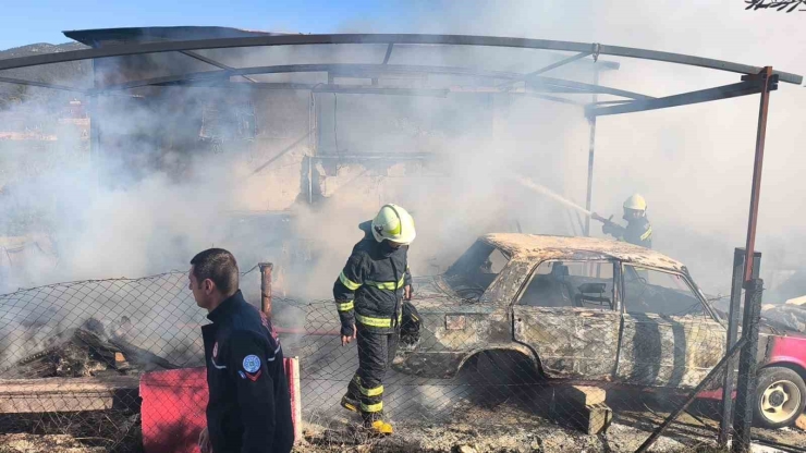 Muğla’da Ev Ve Otomobil Küle Döndü