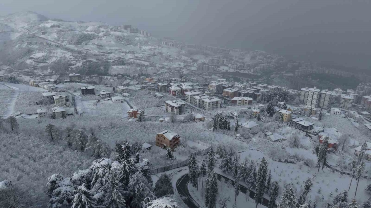 Kar Trabzon’u Beyaza Bürüdü