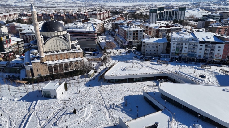 Bingöl’de Kar Sonrası Güneş Yüzünü Gösterdi