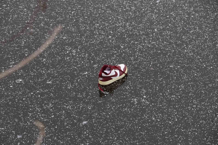 Porsuk Çayı’nın Buz Tutan Yüzeyi Çöple Kaplanmaya Başladı