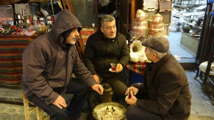 Gaziantep’te Kar Yağışı Tarihi Çarşıları Sessizliğe Bürüdü
