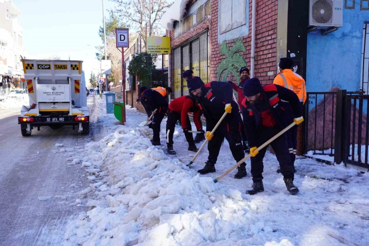 Kâhta Belediyesi’nden Karla Mücadelede Kesintisiz Çalışma