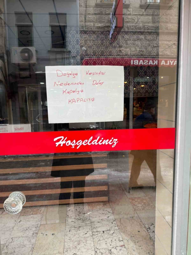 Doğal Gaz Kesintisi Sebebiyle Esnaf İş Yerlerini Açamadı