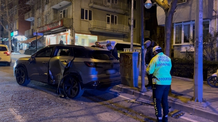 Kaza Sonrası "eşimle Kavga Ettim" Diyerek Arabayı Bırakıp Olay Yerinden Firar Etmiş