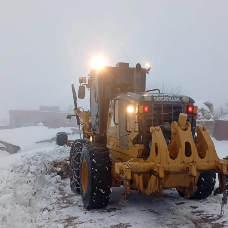 Mardin Büyükşehir Belediyesi’nden Mazıdağı’nda Kar Seferberliği