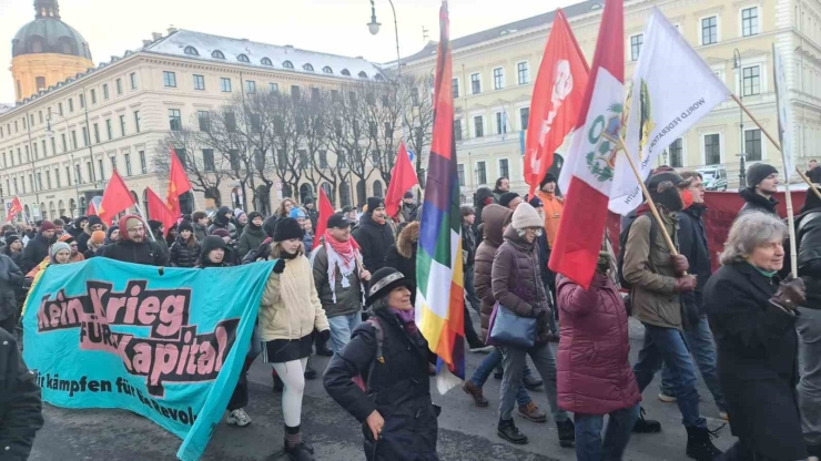 Abd’nin Venezuela’ya Müdahalesi Almanya’da Protesto Edildi