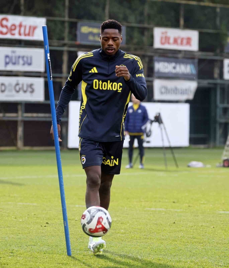 Anthony Musaba, Fenerbahçe’de İlk Antrenmanına Çıktı