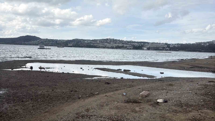 Bodrum’da Deniz Çekildi