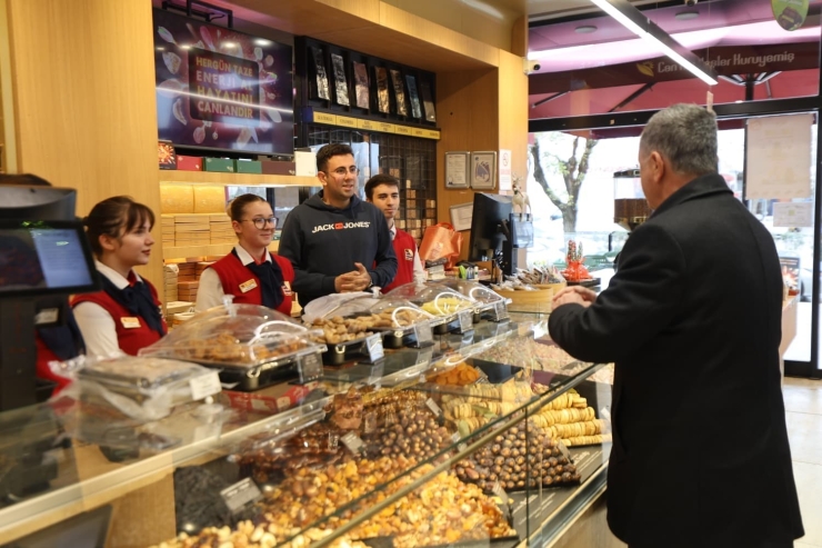 Başkan Balaban Esnafı Dinlemeye Devam Ediyor