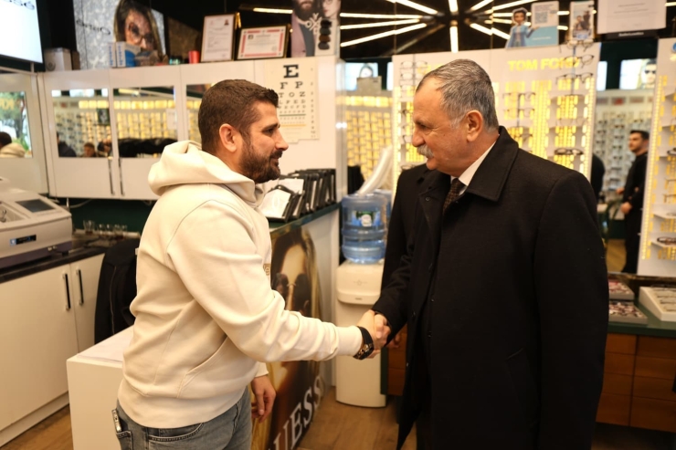 Başkan Balaban Esnafı Dinlemeye Devam Ediyor