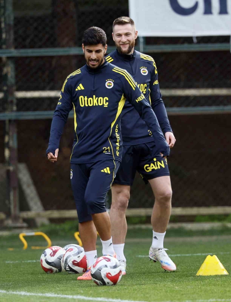 Anthony Musaba, Fenerbahçe’de İlk Antrenmanına Çıktı