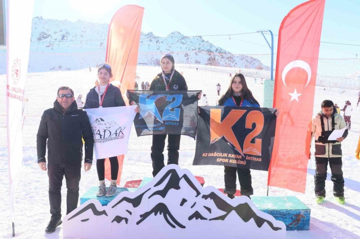 Snowboard İ̇l Birinciliği Müsabakaları Sona Erdi