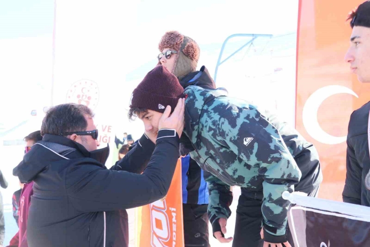 Snowboard İ̇l Birinciliği Müsabakaları Sona Erdi