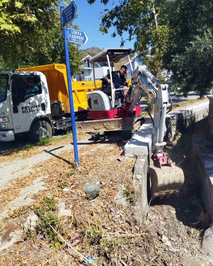 Muski̇ Fethiye’de 71,5 Kilometre Dere Temizliği Yaptı