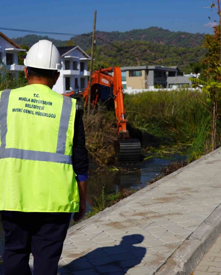 Muski̇ Fethiye’de 71,5 Kilometre Dere Temizliği Yaptı