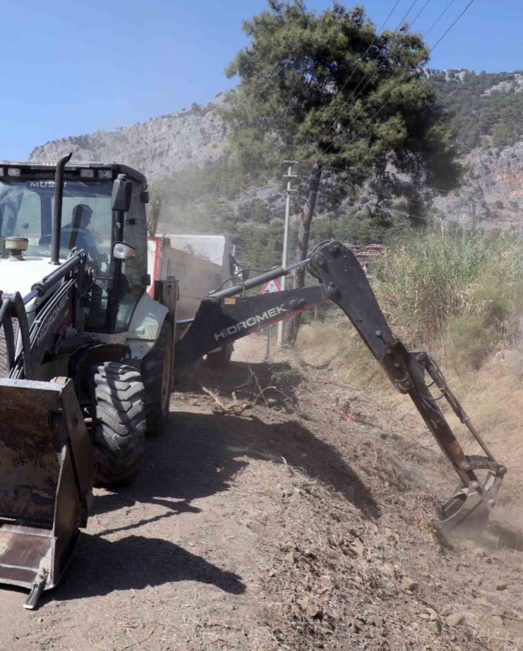 Muski̇ Fethiye’de 71,5 Kilometre Dere Temizliği Yaptı