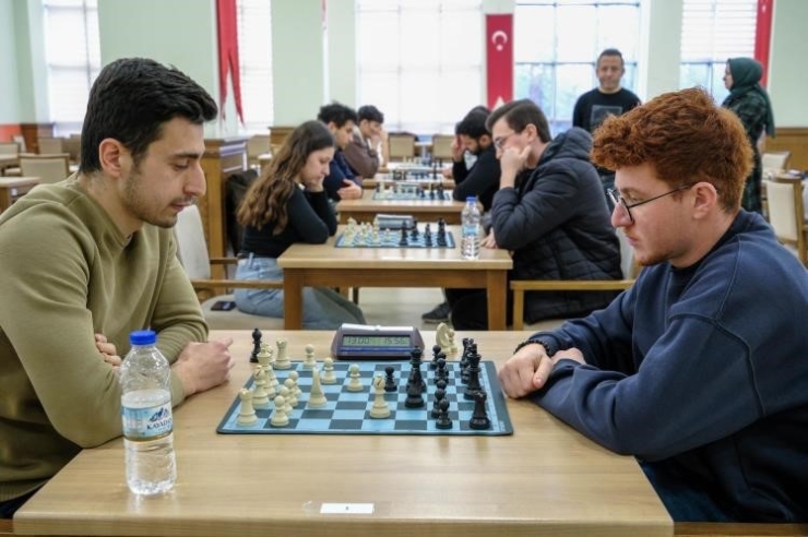 Bşeü’de Satranç Etkinliği Gerçekleştirildi