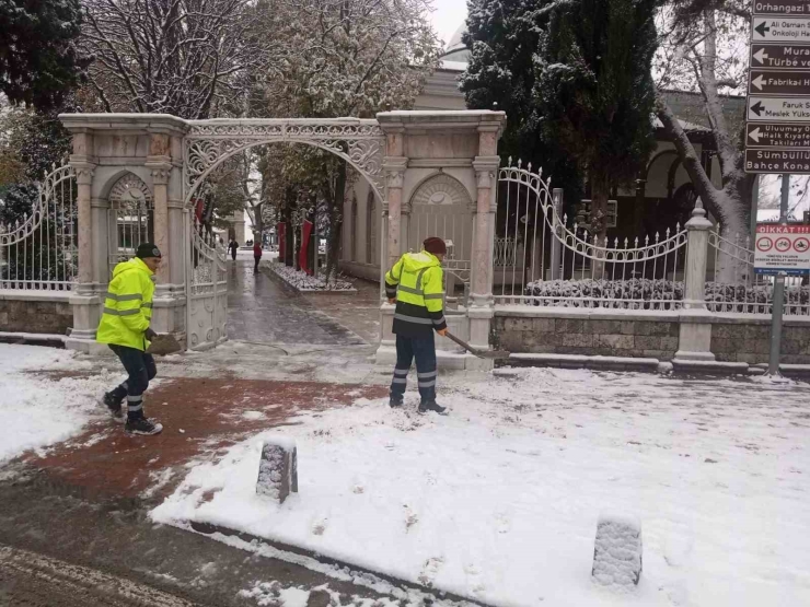 Büyükşehir Kar Ve Lodosa Geçit Vermedi