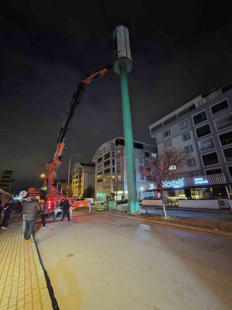 Büyükşehir Kar Ve Lodosa Geçit Vermedi